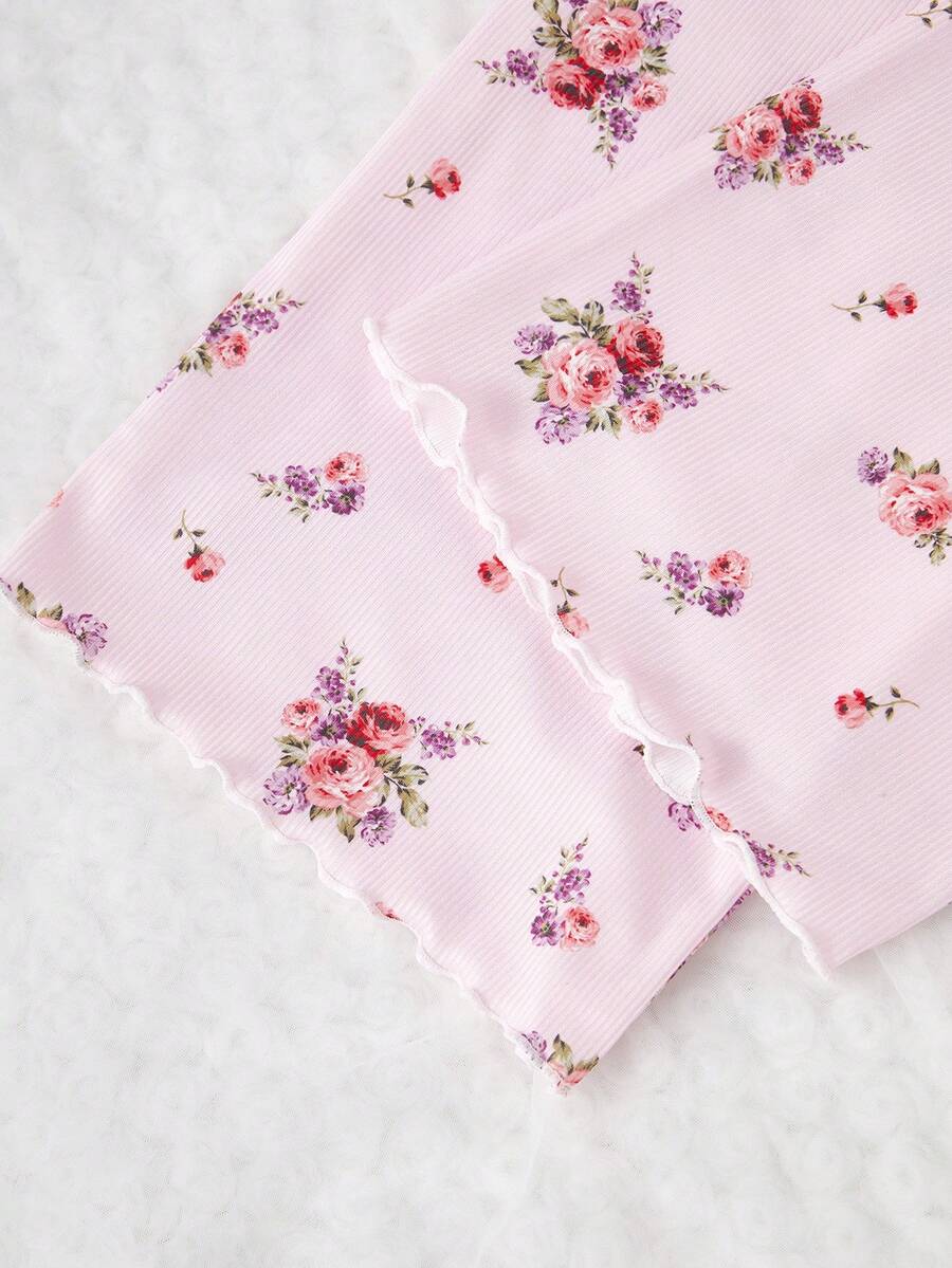 Women's Ditsy Floral Pajama Set V Neck Lace Patchwork Camisole And Pants Elegant Sleepwear Outfit Romantic Vacation Nightwear For Ladies