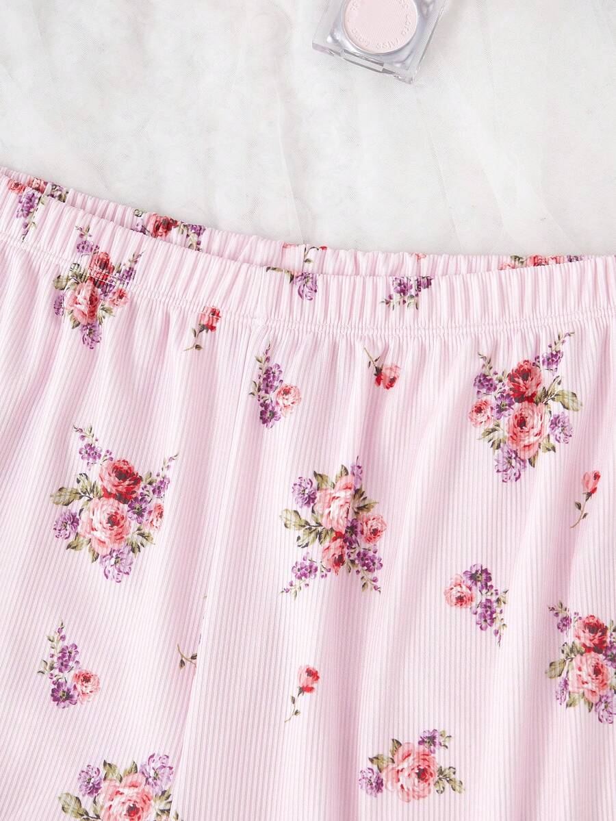 Women's Ditsy Floral Pajama Set V Neck Lace Patchwork Camisole And Pants Elegant Sleepwear Outfit Romantic Vacation Nightwear For Ladies
