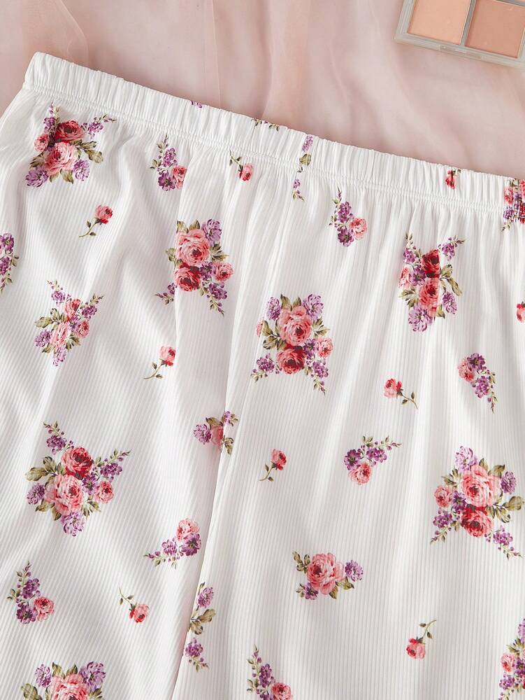 Women's Ditsy Floral Pajama Set V Neck Lace Patchwork Camisole And Pants Elegant Sleepwear Outfit Romantic Vacation Nightwear For Ladies